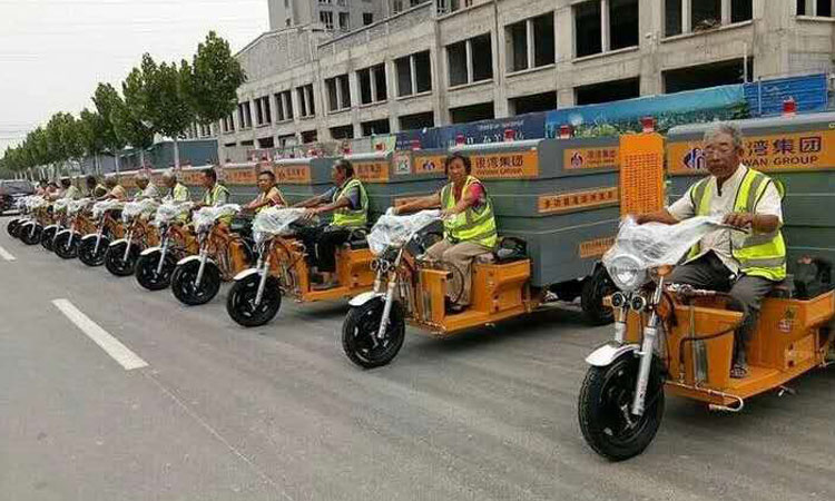 百易長青多功能高壓沖洗車工作在東明城區 保潔作業更輕松快捷