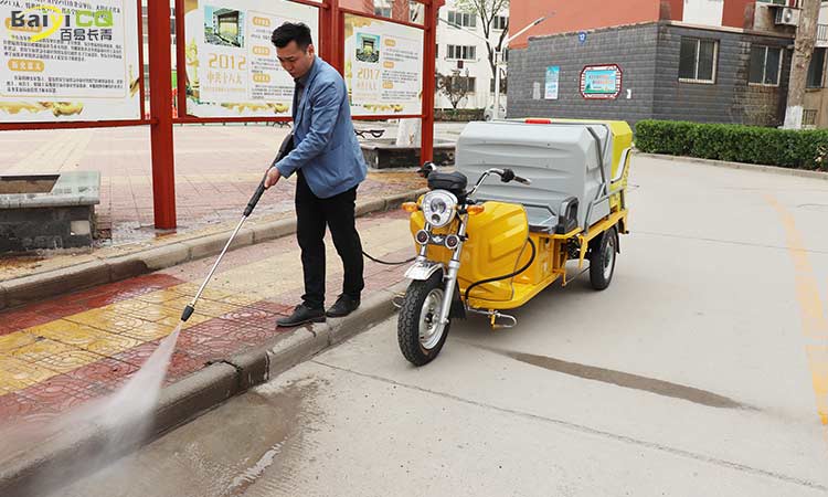 小型三輪高壓清洗車(chē)