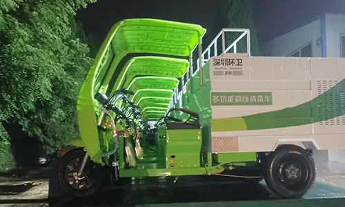 人行道高壓清洗車裝車中準(zhǔn)備發(fā)往深圳某環(huán)衛(wèi)公司