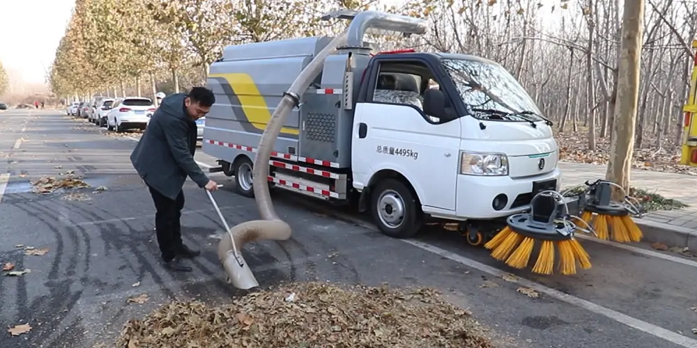 樹葉收集車 多功能樹葉收集車 吸樹葉的機(jī)器 新型樹葉收集車 電動(dòng)樹葉專用收集車