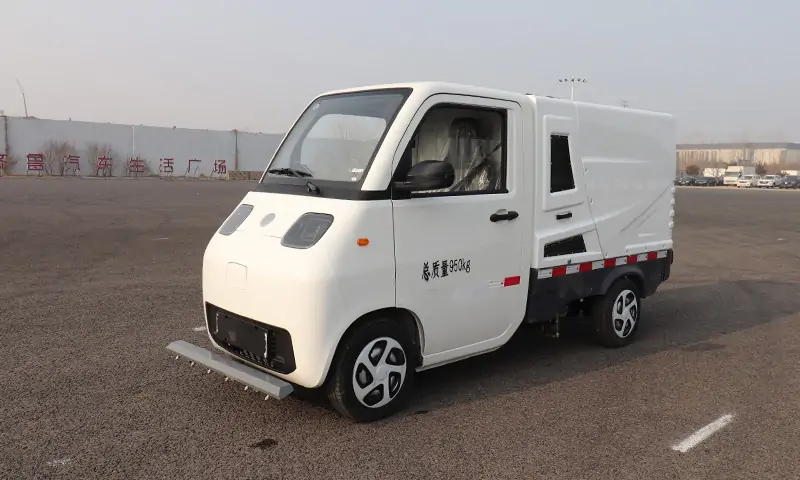 純電動小型道路養(yǎng)護車，道路清潔養(yǎng)護專用設備，經(jīng)濟環(huán)保，可上牌照