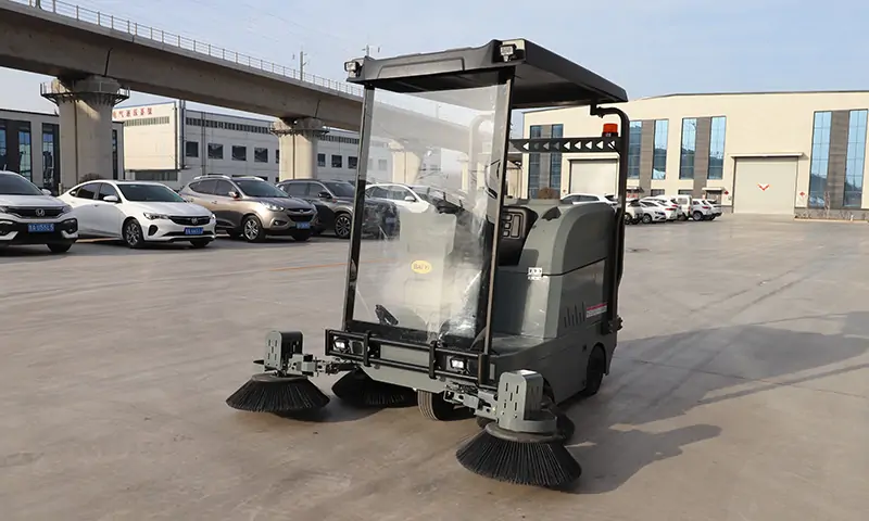 純電動(dòng)清掃車(chē)助力城市環(huán)境衛(wèi)生建設(shè)