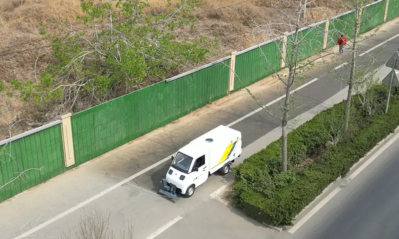 新能源路面養(yǎng)護車：創(chuàng)新清潔解決方案，提升城市環(huán)境質(zhì)量